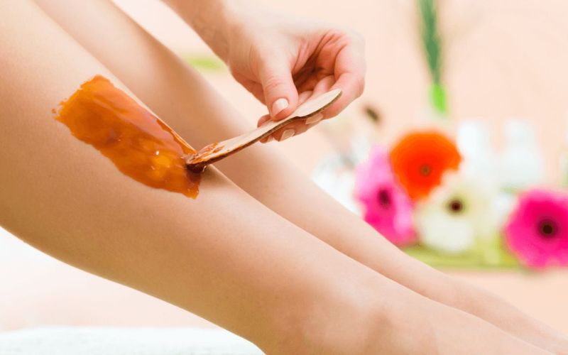 Wax lông bằng socola là một cách làm sáp wax lông tại nhà đáng thử